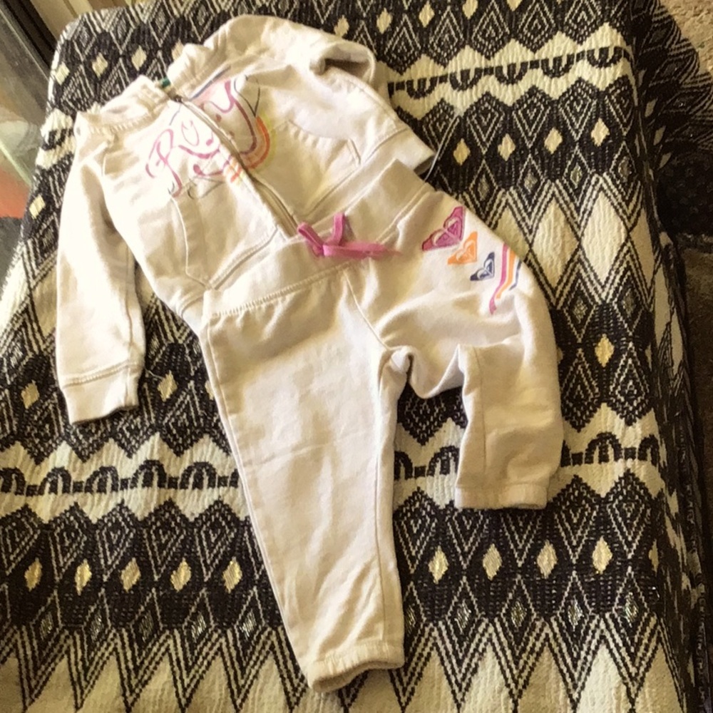 Roxy Girl baby sweat suit SOO CUTE! 70’s vibe sweatshirt & sweatpants 12 - 18 m